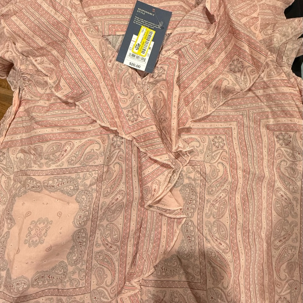 NWT Flutter Sleeve Pink Paisley Ruffle Blouse Size Large